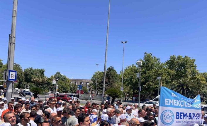 Saraçhane’de İBB çalışanlarından promosyon protestosu