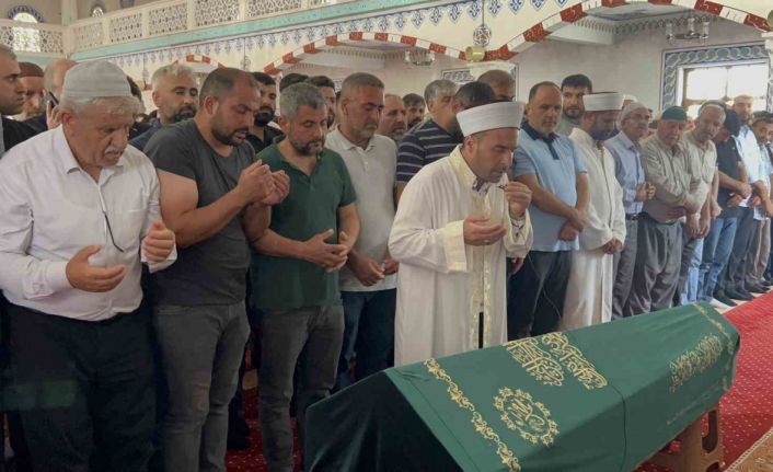 Sarıyer’de denizde boğulan genç son yolculuğuna uğurlandı