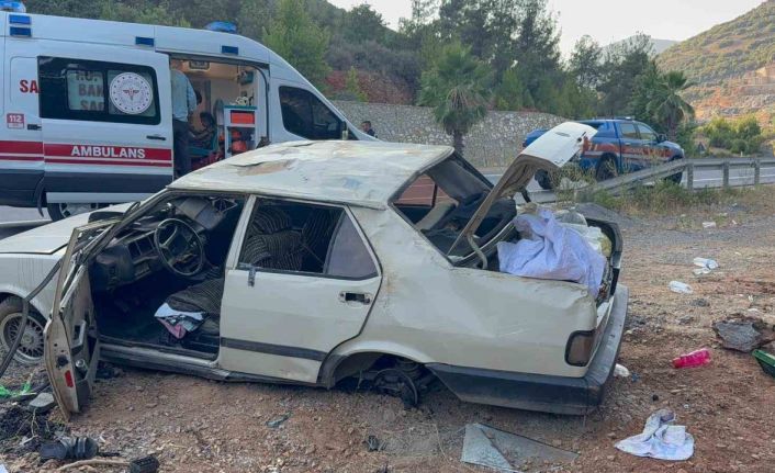 Savrulan Tofaş araç takla attı: 2’si çocuk 5 yaralı