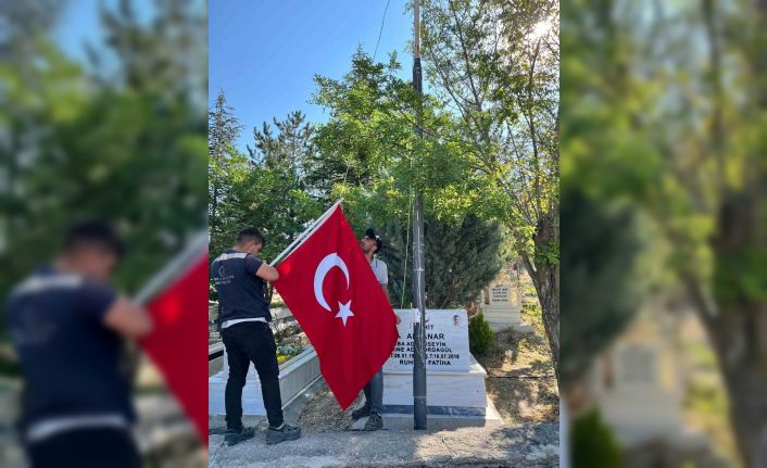 Şehit mezarlıklarına vefa dokunuşu