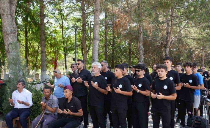 Şehit Ömer Halisdemir kabri başında anıldı