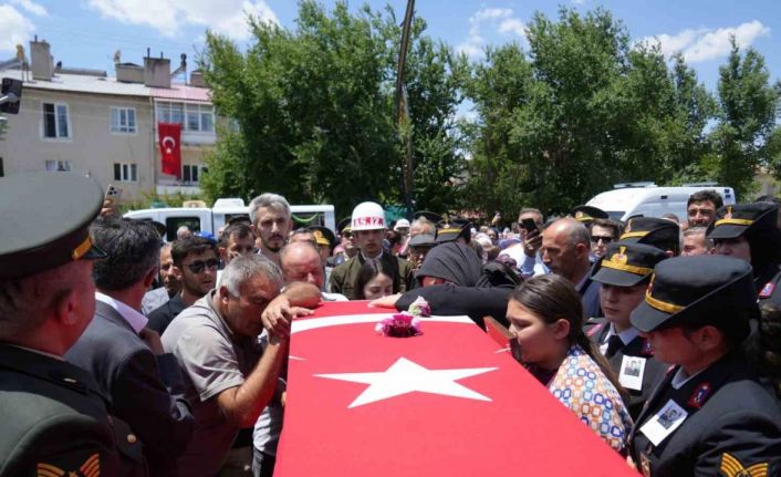 Şehit Uzman Çavuş Enver Yaman son yolculuğuna uğurlandı