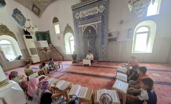 Selendi’de camiler çocuk sesleriyle şenlendi