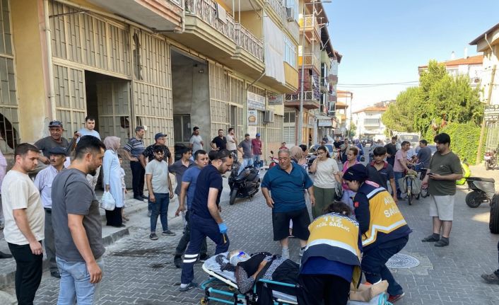 Seyir halindeki motosikletten düşen 65 yaşındaki kadın ağır yaralandı