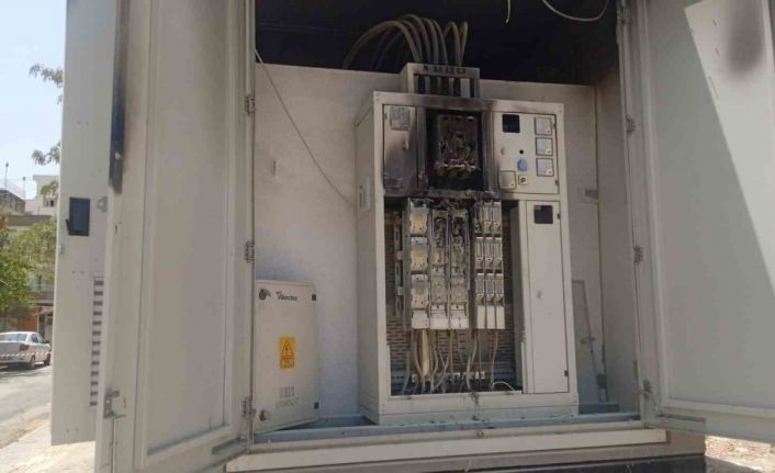 Sıcağa dayanamayan trafo alev aldı