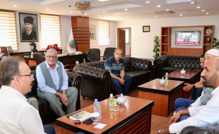 Siirt Valisi Kemal Kızılkaya, vatandaşlarla buluşmaya devam ediyor