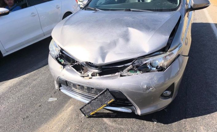 Siirt’te 2 araç çarpıştı