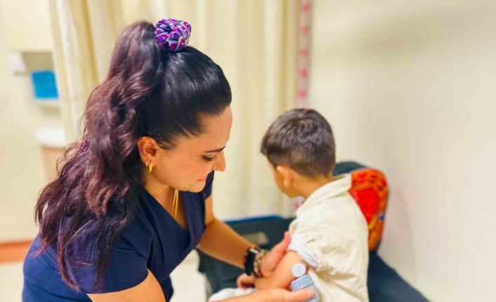 Siirt’te Tip 1 diyabetli çocuklara sensör takılmaya başlandı