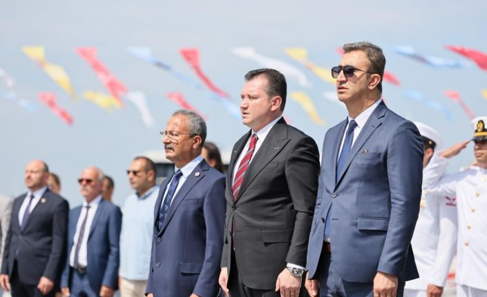 Silivri’de deniz şehitlerini anma programı düzenledi