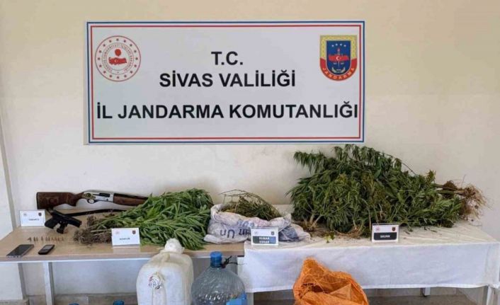 Sivas’ta uyuşturucu operasyonu: 3 kişi tutuklandı