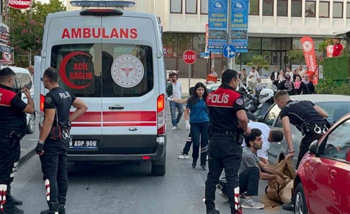 Sokak ortasında husumetlisini bıçakladı