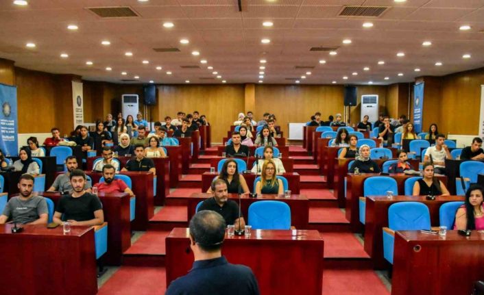 Stajyer öğrencilere iş sağlığı ve güvenliği eğitimi verildi