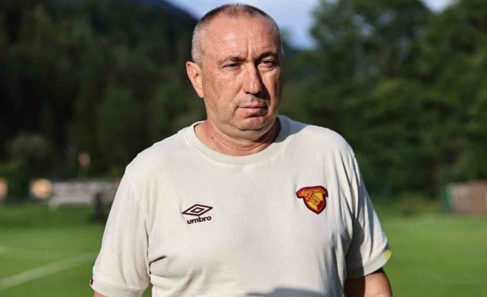 Stanimir Stoilov: "1-2 pozisyonda oynatacak oyuncumuz yok"