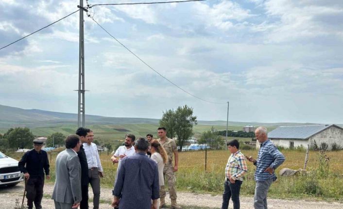 Susuz kaymakamı Tutal, kurum amirleriyle köyleri dolaşıyor