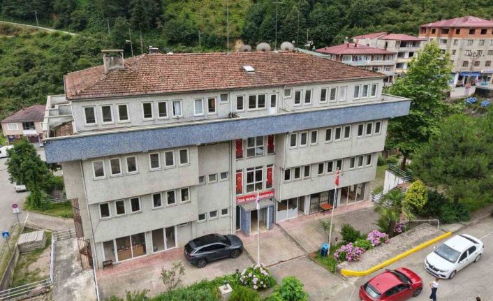 Tabelası büyük, muhtarlığı küçük