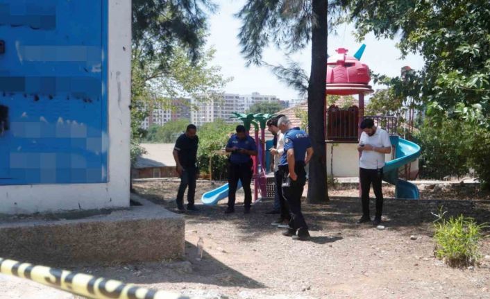 Tartıştığı kişiyi bacağından vurdu, başında bekledi