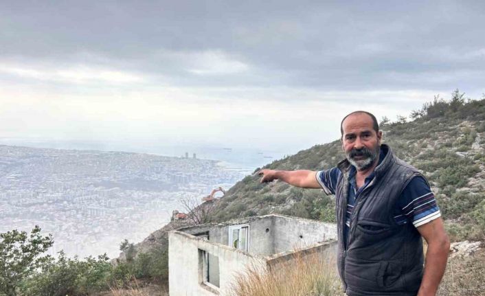 Taş ocağında gerçekleştirilen patlamalarda savrulan taşlardan canlarını zor kurtardılar