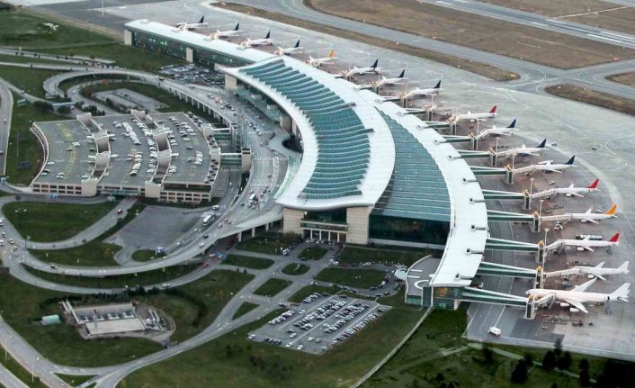 TAV Havalimanlarından altı ayda 824 milyon avro ciro