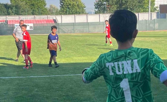 Tavşanlı’da Erdemspor Junior cup futbol şöleni büyük ilgi gördü