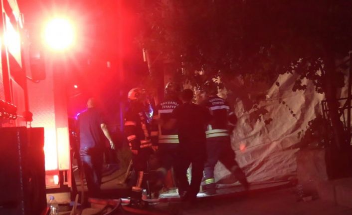 Tavşanlı’da fırında yangın, 3 kişi dumandan etkilendi