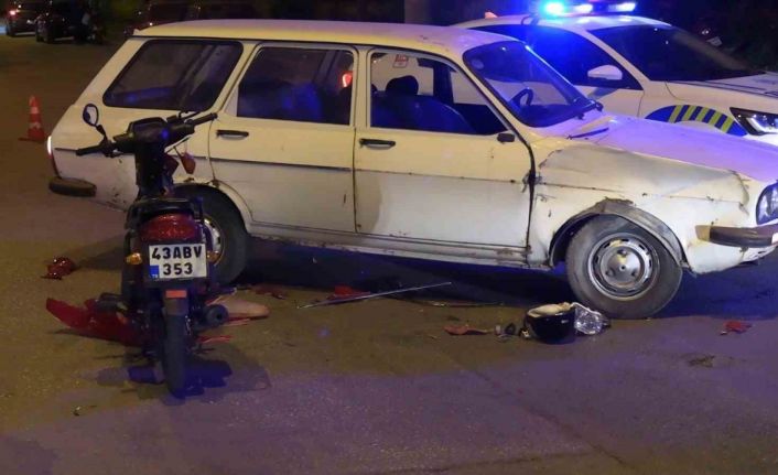 Tavşanlı’da otomobil ile motosiklet çarpıştı: 2 yaralı