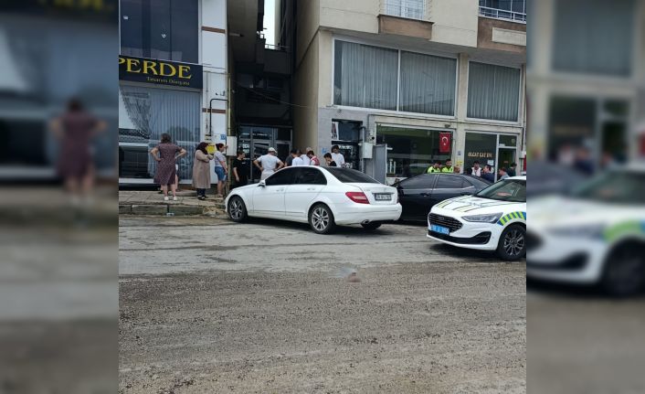 Tekirdağ’da çiftlerin kavgası kanlı bitti: 3 çocuk annesi kadın bıçaklandı