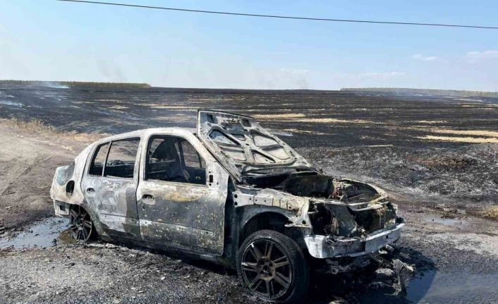 Tekirdağ’da seyir halindeki otomobil çıkan yangında hurdaya döndü