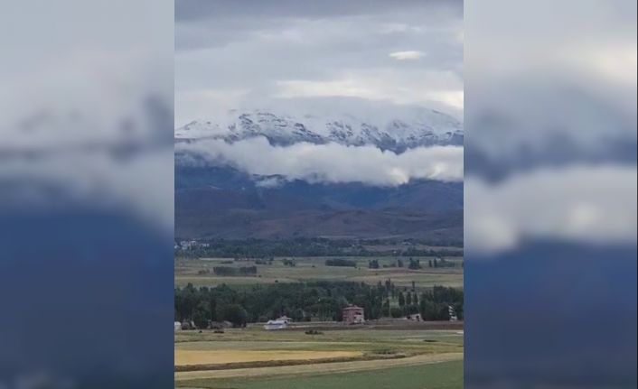 Temmuz’da kar sürprizi: Bayburt’un Soğanlı Dağı’na kar yağdı