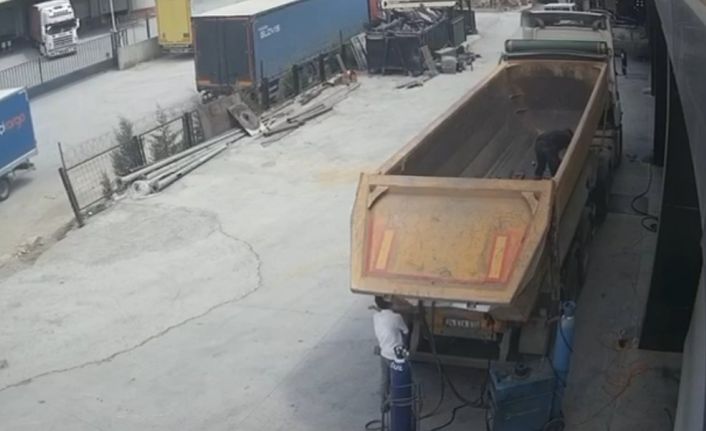Tır şoförünü hayattan koparan korkunç olay kamerada