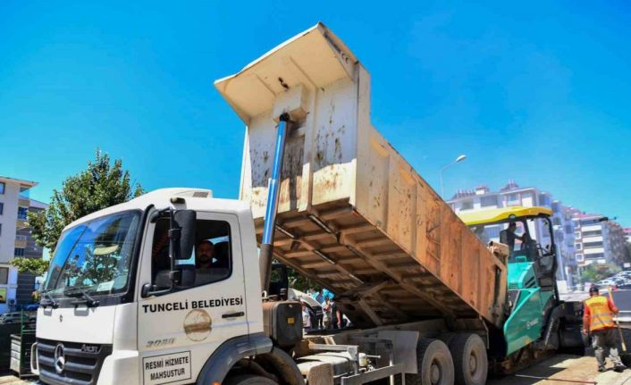 Tunceli merkezde sıcak asfalt serimi yapıldı