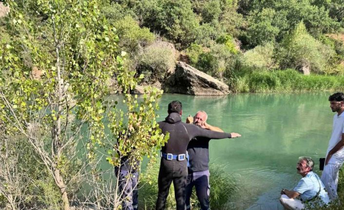 Tunceli’de çaya giren iki arkadaştan biri boğuldu, diğeri kurtarıldı