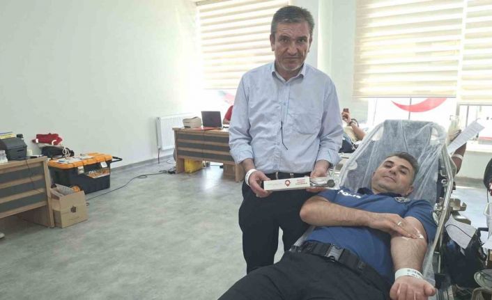 Türk Kızılay’dan kan bağışında bulunanlara şarj cihazı hediye