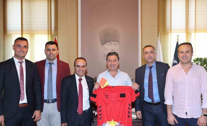 Türkiye Faal Futbol Hakemleri ve Gözlemcileri Derneği’nden Başkan Aras’a ziyaret