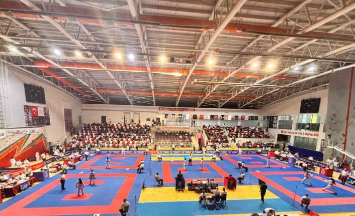 Türkiye Karate Premier Ligi’nin Muş etabı başladı