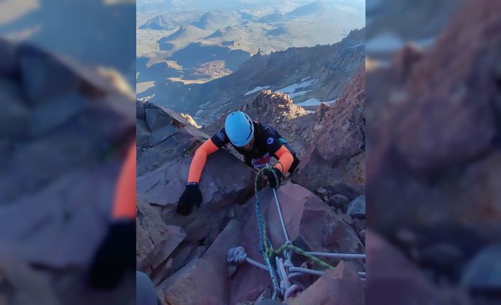 Türkiye’nin en eski dağcılık faaliyetinde Kıbrıs Şehitleri’ni andılar