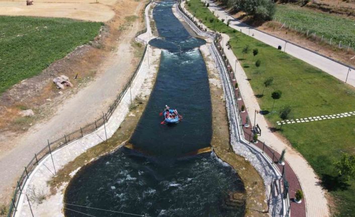 Türkiye’nin ilk yapay rafting parkuru macera tutkunlarını ağırlıyor