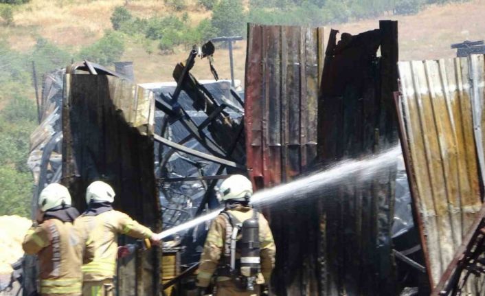 Tuzla’da iş yerinde yangın: Alevler kontrol altına alındı