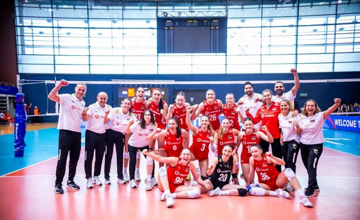 U19 Milli Kadın Voleybol Takımı yarı finalde