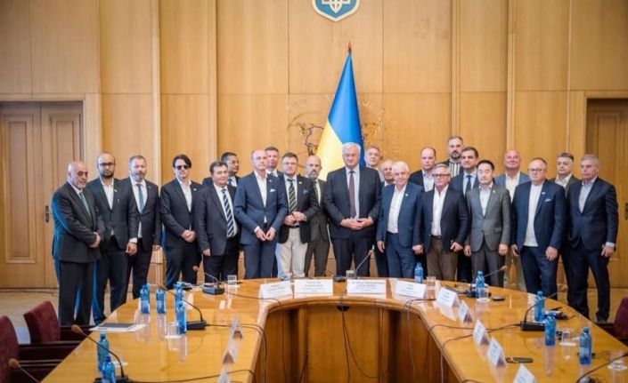 Ukrayna fahri konsolosları buluştu