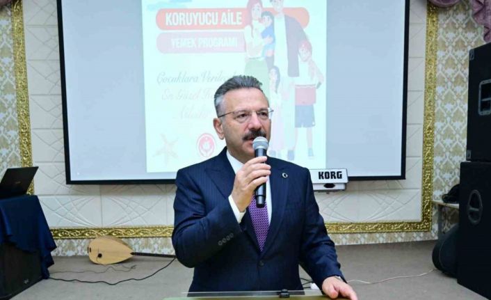 Vali Aksoy, koruyucu ailelerle bir araya geldi