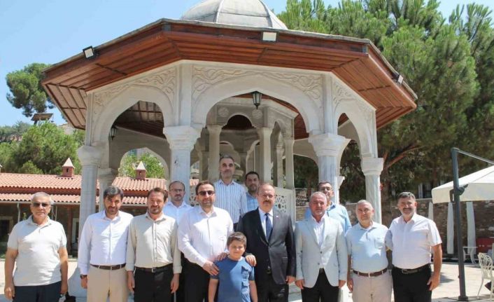 Vali Canbolat, Nasuh Paşa Külliyesi’nde öğrencilerle bir araya geldi