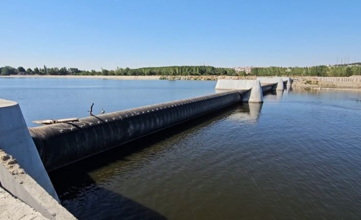 Vali Sezer’den Meriç Nehri’nde su tutuluyor iddialarına cevap: "Bir damla suyu tutma ihtimalimiz yok"