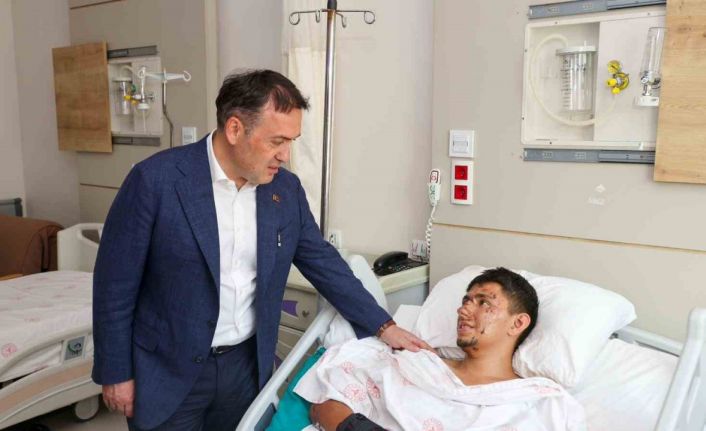 Vali Sözer’den hastaneye moral ziyareti