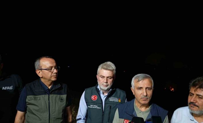 Vali Ünlüer: "Orman yangınını kısa sürede kontrol altına almak için elimizden geleni yapıyoruz"