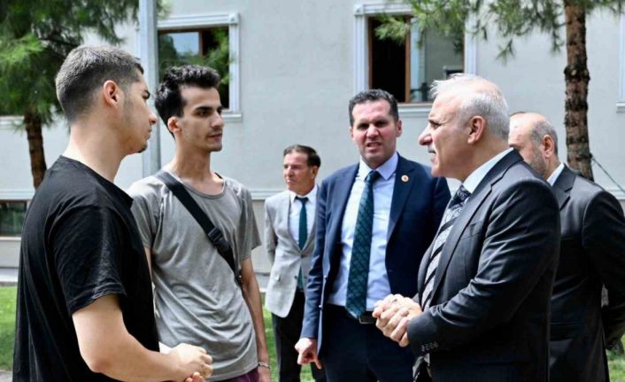 Vali Zorluoğlu, öğrenci yurtlarında incelemelerde bulundu