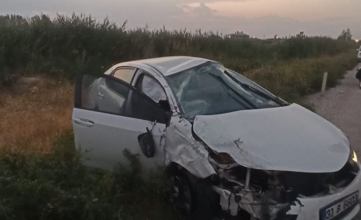 Van’da otomobil ile kamyonet çarptı: 6 yaralı