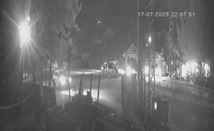 Van’da üç aracın karıştığı kazanın kamera görüntüleri ortaya çıktı