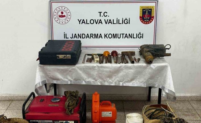 Yalova’da 3 defineci suçüstü yakalandı