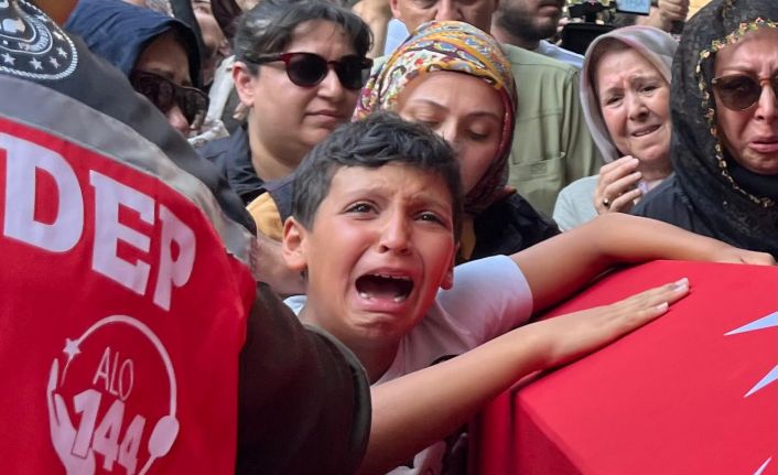 Yangın şehidinin oğlu "Baba, ben sensiz ne yapacağım?" diye feryat etti