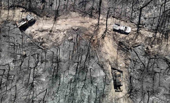 Yangında 10 görevlinin şehit olduğu alandaki araçlar çekiliyor